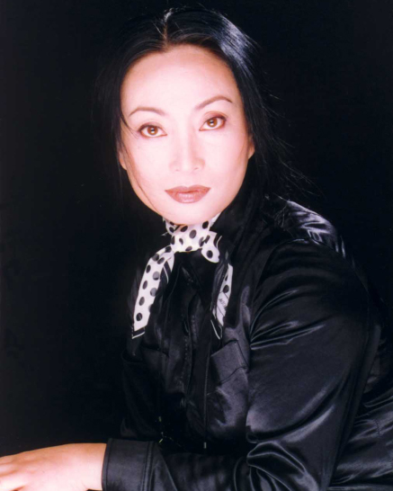 2001年度最佳女装设计师：吴海燕.jpg