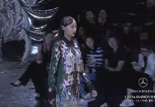 0327梅赛德斯-奔驰特别呈现：Mary Katrantzou时装发布会.jpg