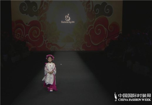 月奈安·武兰英│DPARK童话小镇.jpg